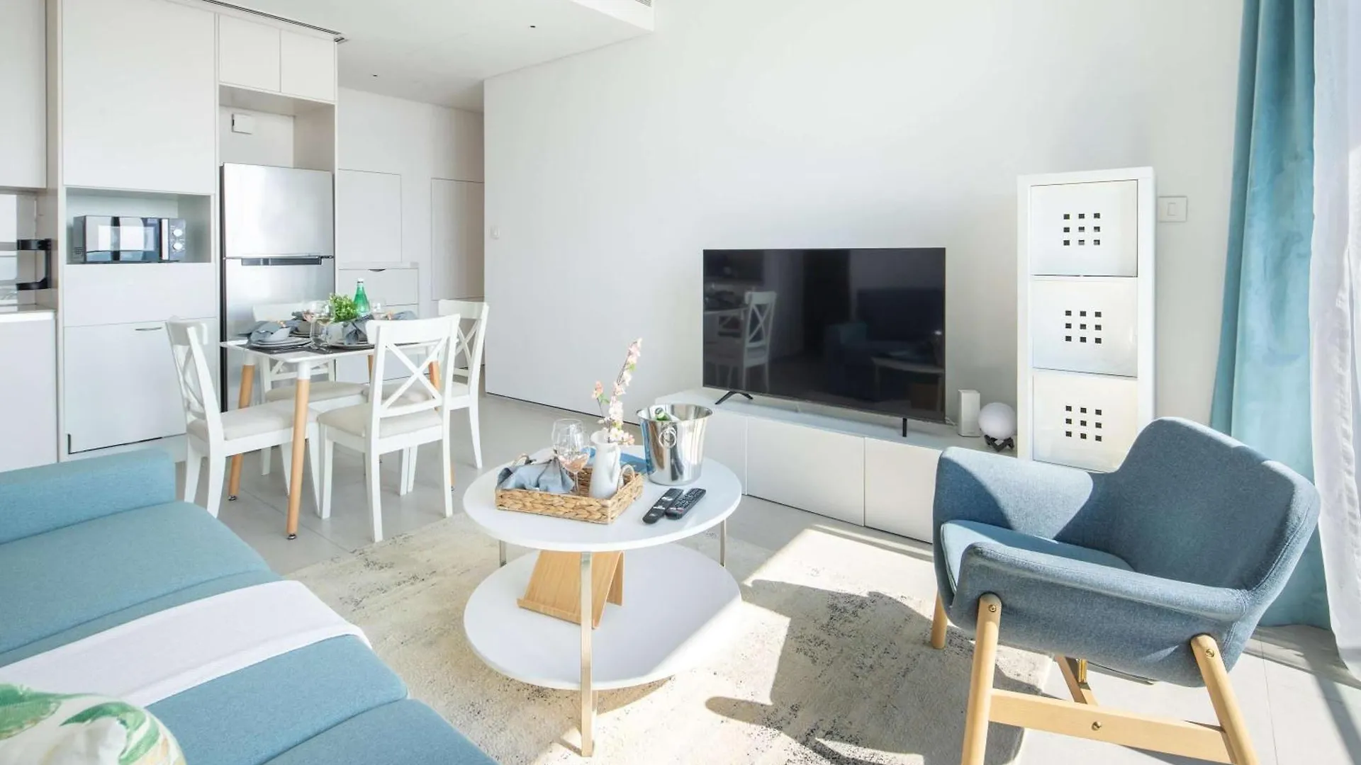 Frank Porter - Address Jbr Dubai Apartment