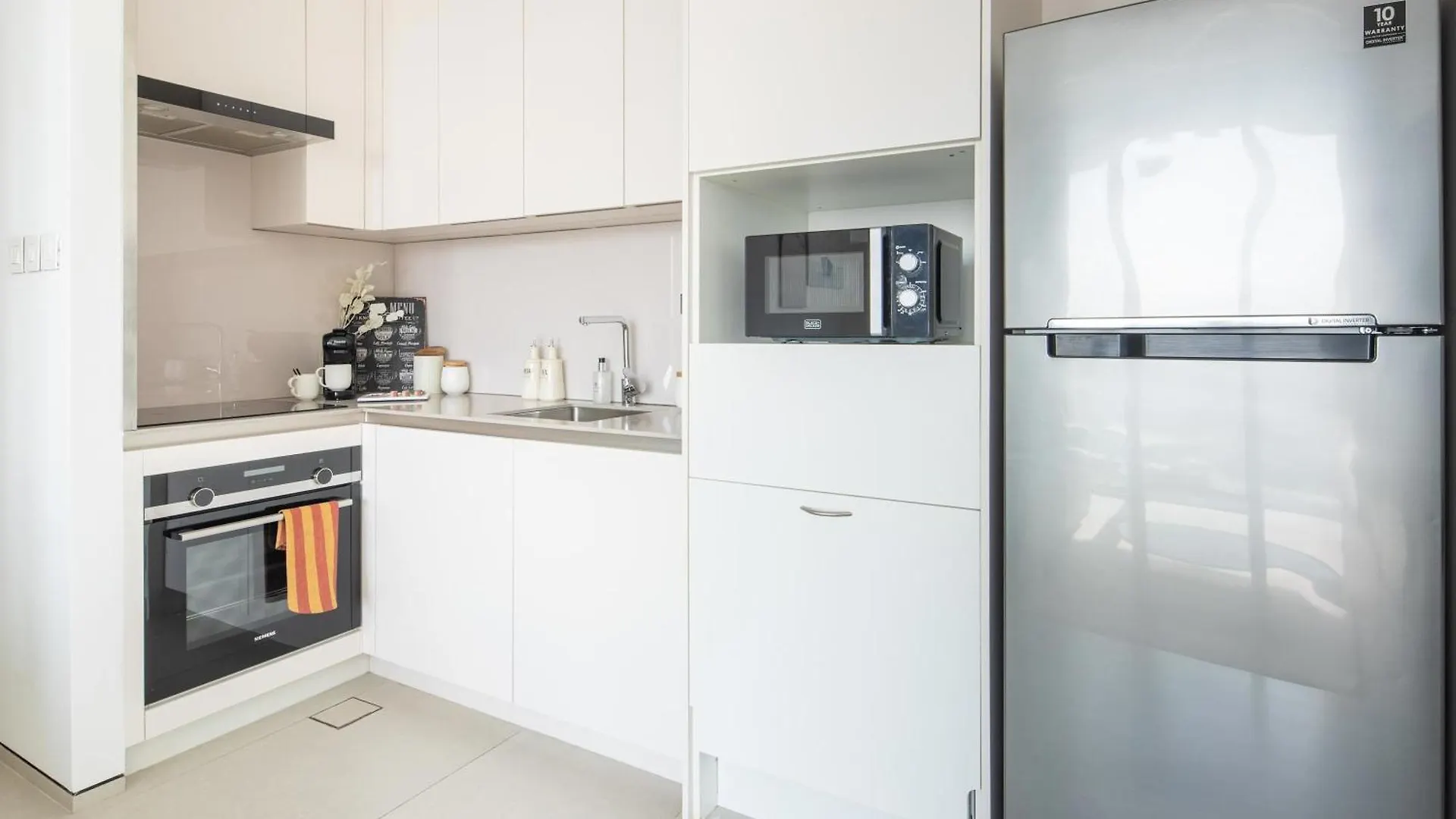 Frank Porter - Address Jbr Dubai Apartment